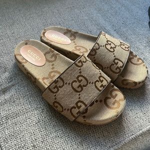 Men’s Gucci slides sliders